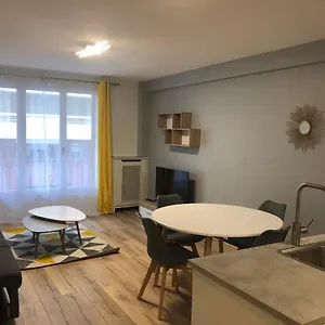 https://2p-cosy-plein-centre-antibes-avec-parking-gratuit.fr-provencehotel.com